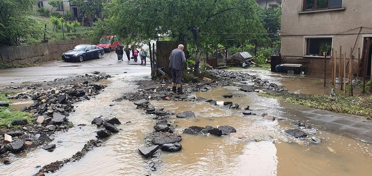 Нуждаещите се от община Берковица, които пострадаха от наводненията, могат да кандидатства за еднократна помощ до 1512 лв.