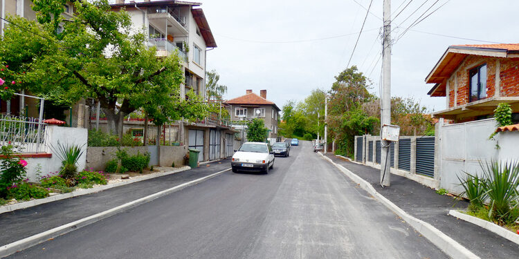 Община Лом е асфалтирала 37 улици през последните две години
