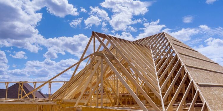 Ах, тези хубави керемиди! Апаш открадна покривна конструкция в Монтанско!