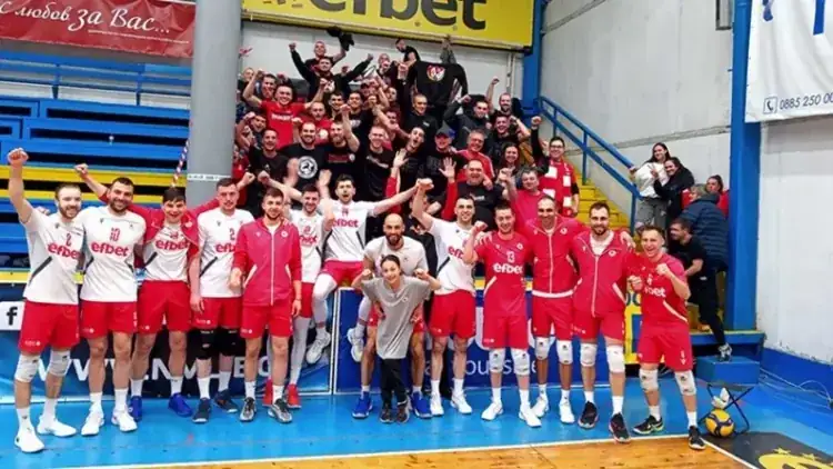 ЦСКА на победа от полуфинал във волейболното ни първенство след драматичен обрат срещу Монтана