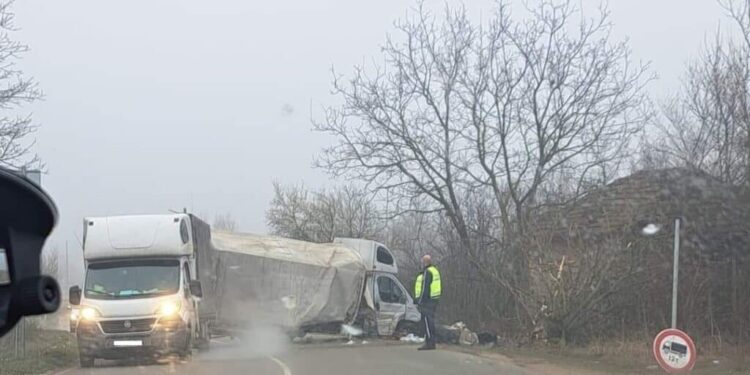 Катастрофа на пътя Монтана Видин затрудни движението тази сутрин