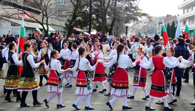 Ломчани отбелязаха 3 март с богата програма