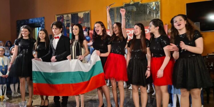 Три момичета и вокална група Детски смях влизат директно в отбора на България за Световния шампионат по сценични изкуства