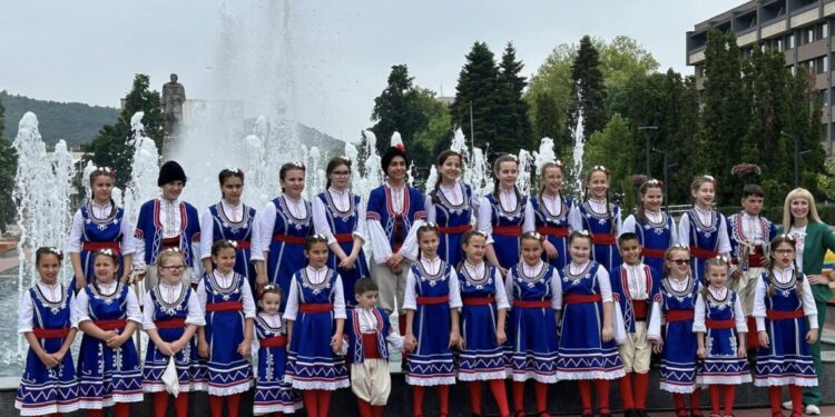 Младите таланти от Фолклорен клуб “Танцувай за здраве” в Берковица доминират на Национален фолклорен конкурс - Montana Live TV