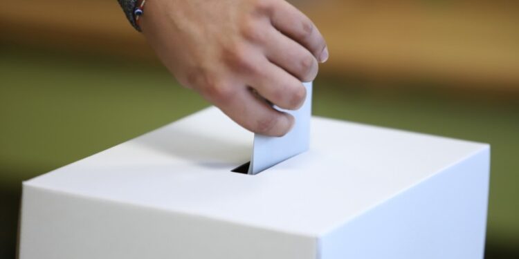 Хората с увреждания могат да гласуват с подвижна избирателна кутия - Montana Live TV