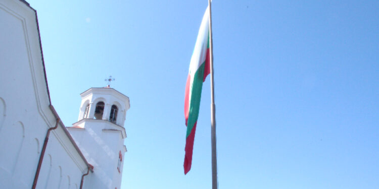 Българското знаме се издига в Клисурския манастир Montana Live TV