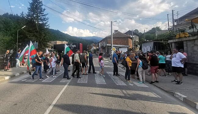 Нов протест беше организиран срещу пускането на тирове през прохода “Петрохан” - Montana Live TV