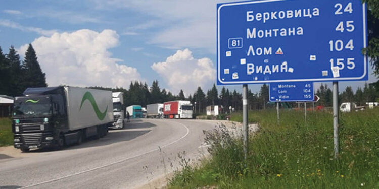 ЧУДЕСНА НОВИНА: През прохода „Петрохан“ забраняват движението на тежкотоварни камиони - Montana Live TV