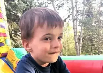 ЗОВ ЗА ПОМОЩ! Подайте ръка на Дени да пребори аутизма