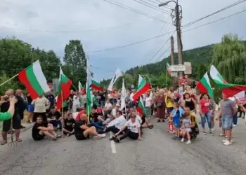 Обявяват нови протести срещу преминаването на ТИР-ове през прохода "Петрохан"