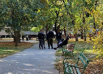Задигнаха “Нокия 90” на възрастен дядо, оставил телефона си в парка в Медковец