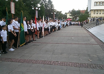 С тържествена заря в Чипровци отбелязаха 400 години от създаването на първото светско училище в България /снимки/