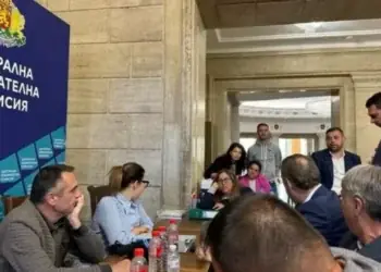 Пълен хаос в ЦИК! Регистрацията на партиите за изборите е отложена поради вътрешни конфликти и нарушения
