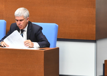 Министър Малинов: Няма да закриваме БЕХ