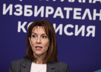 Спорове около регистрацията на двете ДПС-та съпътстват заседанието на ЦИК