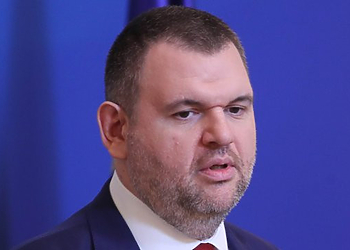 Изтича срокът за решаване на казуса с двете фракции на ДПС пред ЦИК