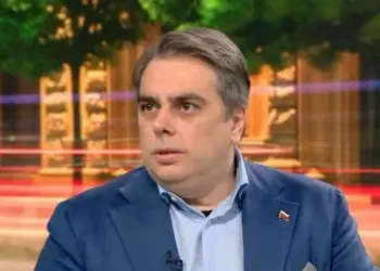 Асен Василев: Шпицкомандата пред Народния театър беше репетиция за утре пред парламента