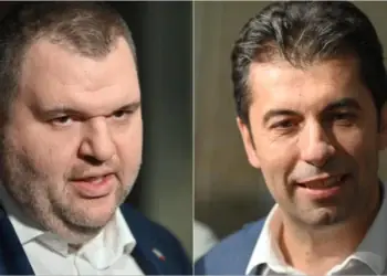 Проф. Стоянов: Поведението на Петков и Пеевски е омерзително