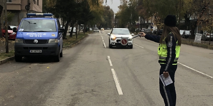 Акция "Зима" в Монтана: Проверки на велосипедисти, пешеходци и автомобили - Montana Live TV