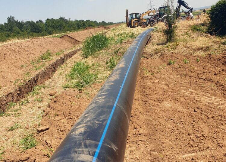 Спряно водоподаване в Лом и околните села заради присъединяване на нов водопровод /снимки/