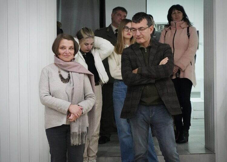 В Монтана откриха традиционната сборна изложба с нови творби в галерия „Кирил Петров“ /снимки/
