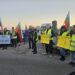Протестиращи затвориха пътя Козлодуй-Лом с искания за спешен ремонт /снимки/