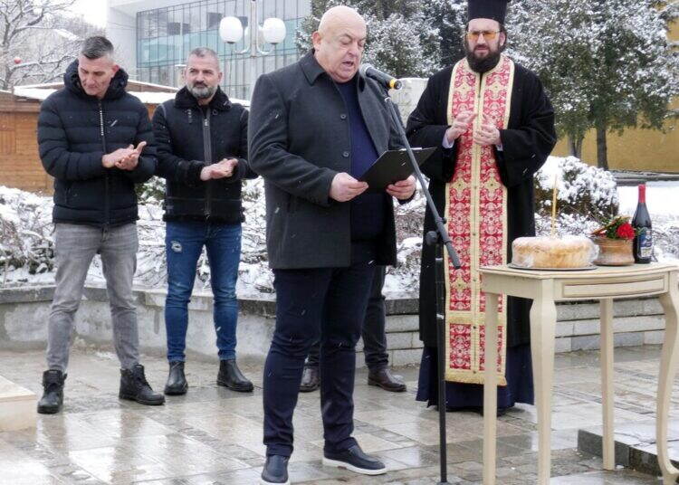 В Лом откриха бюст-паметник на Васил Левски /снимки/