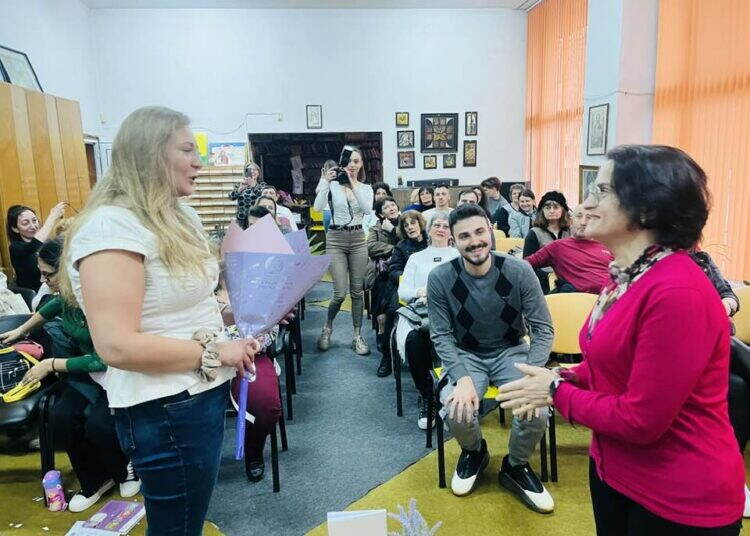 Млада психоложка представи дебютната си книга за паник атаките и тревожността /снимки/