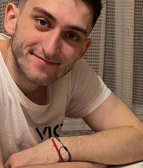 Семейство от Ломско събира средства за животоспасяваща операция на 22-годишен студент /снимки/