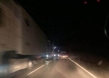 ТИР се запали на Е-79 в Монтанско, движението бе затруднено /снимки/