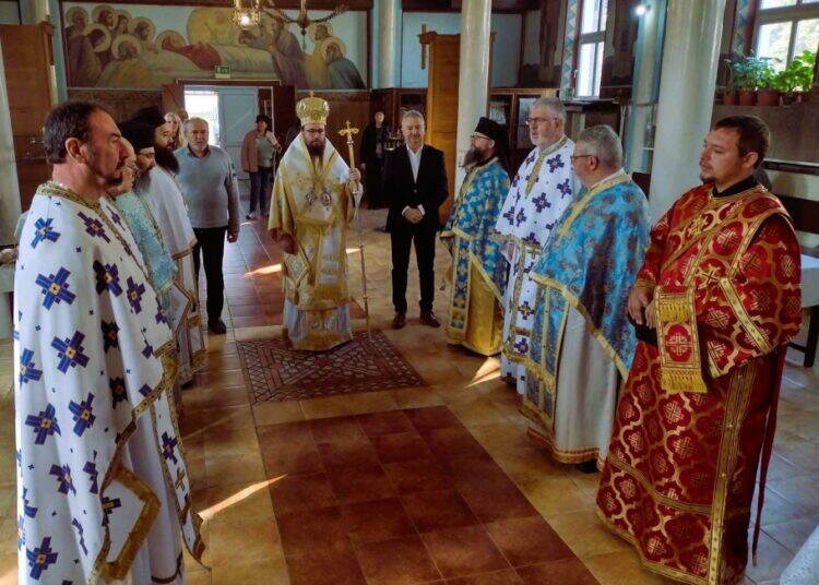 Видинският митрополит Пахомий оглави литургията за Благовещение в Монтана /снимки/