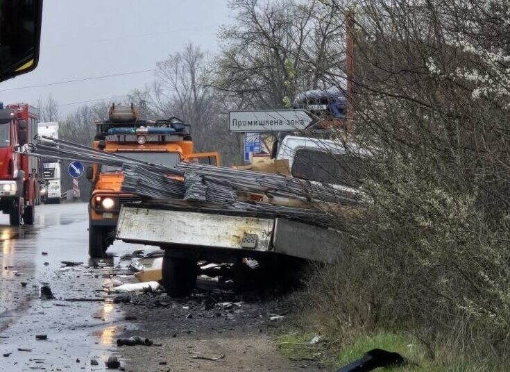 Извънредно! Зверска катастрофа затвори Е-79 между Монтана и Враца /снимки/