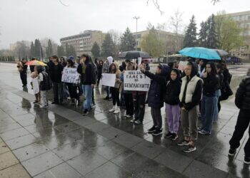 Млади хора в Монтана протестираха срещу насилието над животни /снимки/