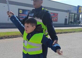 Малки полицаи в действие: Ученици от Лом и Берковица влизат в ролята на помощници на МВР /снимки/