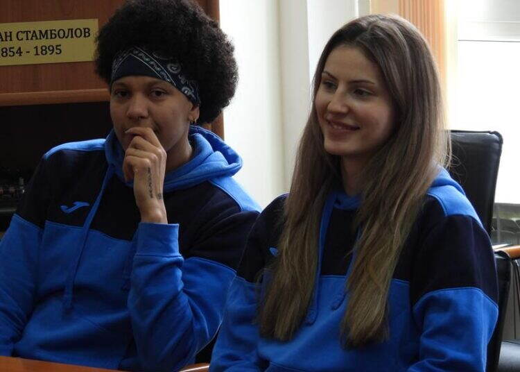 Баскетболистките показаха спечелената Купа от турнира на Адриатическата лига /снимки/