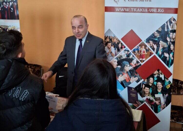Форум в Монтана срещна ученици с водещи университети и работодатели