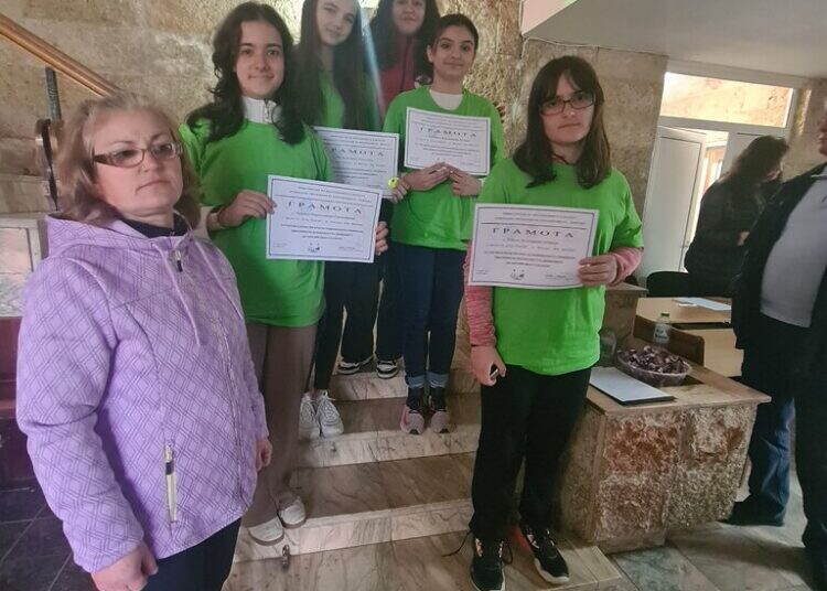 Ученици от Чипровци ще представят област Монтана на националната викторина „Да запазим децата на пътя“