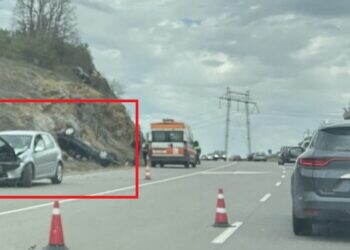 Катастрофа между два автомобила затруднява движението край Дреново в посока Монтана