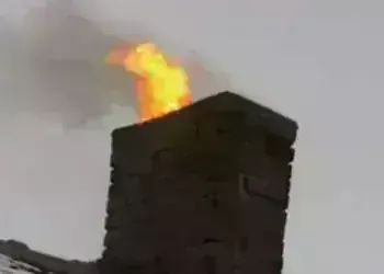 Пожар в къща в гр. Вършец унищожи покрив и имущество