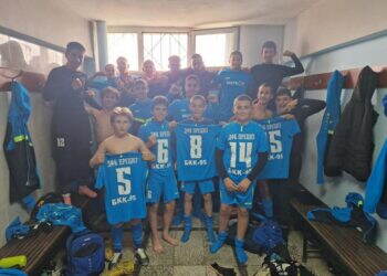 ДФК Прециз тръгна с 4:0