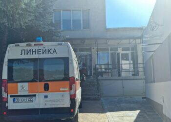 18-годишен ученик откраднал линейката в Дългоделци, прокуратурата иска постоянен арест