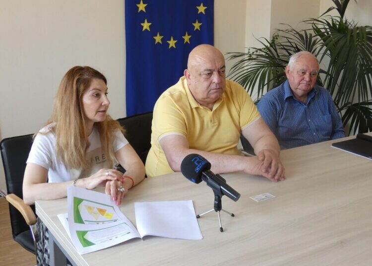 Започна санирането на блок в Лом с безвъзмездно финансиране /снимки/
