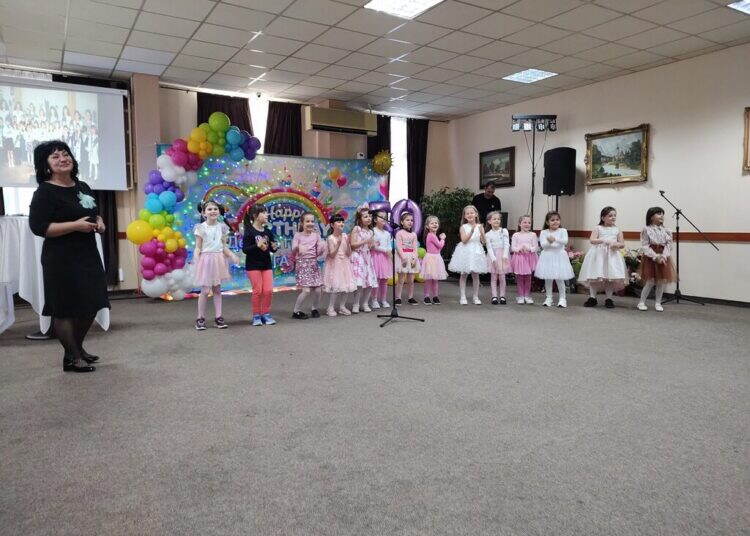ДГ “Дъга” в Монтана отбеляза 50 години с тържество и признание от кмета и РУО