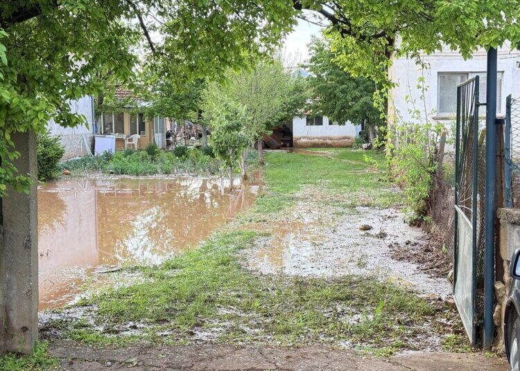 Над 40 имота в Кобиляк и Лехчево отново под вода след десетминутен потоп