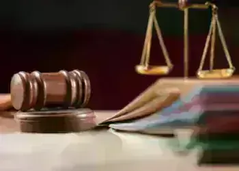 Съдът взе решение за задържане под стража на 39-годишен мъж пребил до смърт баба в Монтанско заради 100 лв.