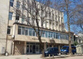 Ефективна присъда за 39-годишен мъж в Монтана за нападение над полицай и заплахи с убийство