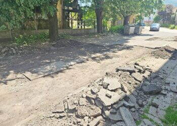 Община Берковица започна изкърпване на улици в града