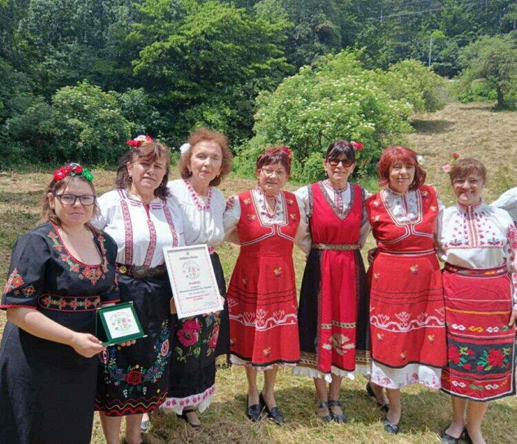 Народен хор „Пъстренец“ с участие в Националния фолклорен събор „Леденика“
Нар...