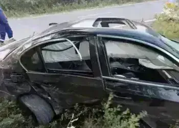 Млад шофьор се обърна с BMW в канавка край село Доктор Йосифово