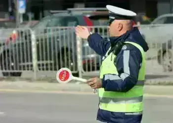 Млад шофьор с “Ауди” не спря на “Стоп” в Монтана, 53-годишна жена се озова в болница